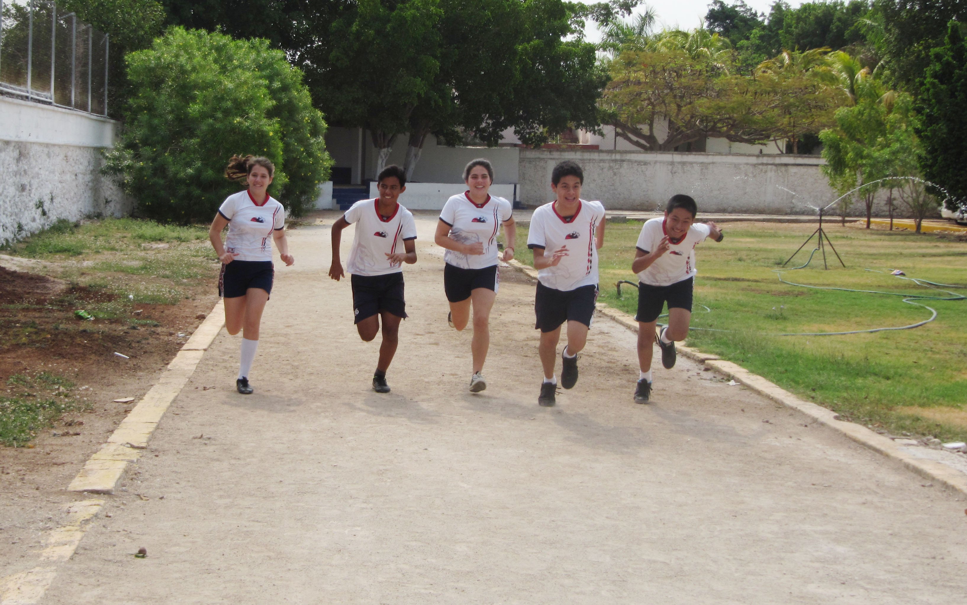 actividades deportivas escolares_ Atletismo en el Rogers Hall